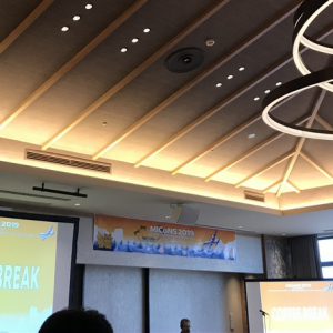 未来補聴器の構想。いよいよこの段階にも!スターキー社が動き出しているという噂の翻訳機としても機能、高い環境認識能力で音を自動調整する「AI補聴器」